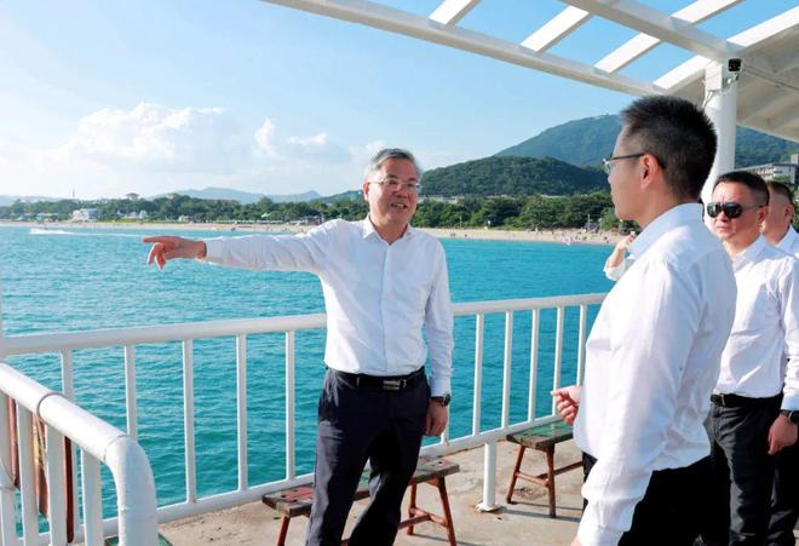 海南省省委常委、三亚市委书记周红波调研寰岛亚龙湾海底世界1
